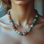 La symbolique derrière les colliers en pierres naturelles