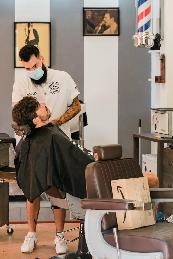 Huile, baume ou cire à barbe : découvrez leurs différences